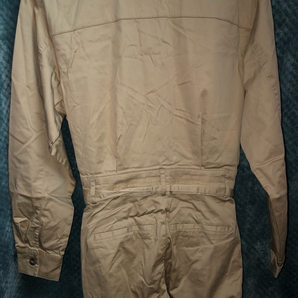 Clothes - Picture 3 of 4